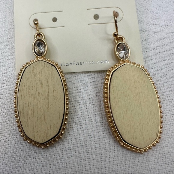 Dangle Earrings Beige And Gold Tone - Picture 3 of 6